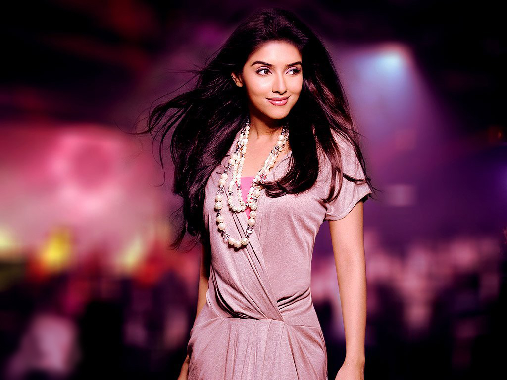 Asin Beautiful Smile - Asin Thottumkal - HD Wallpaper 