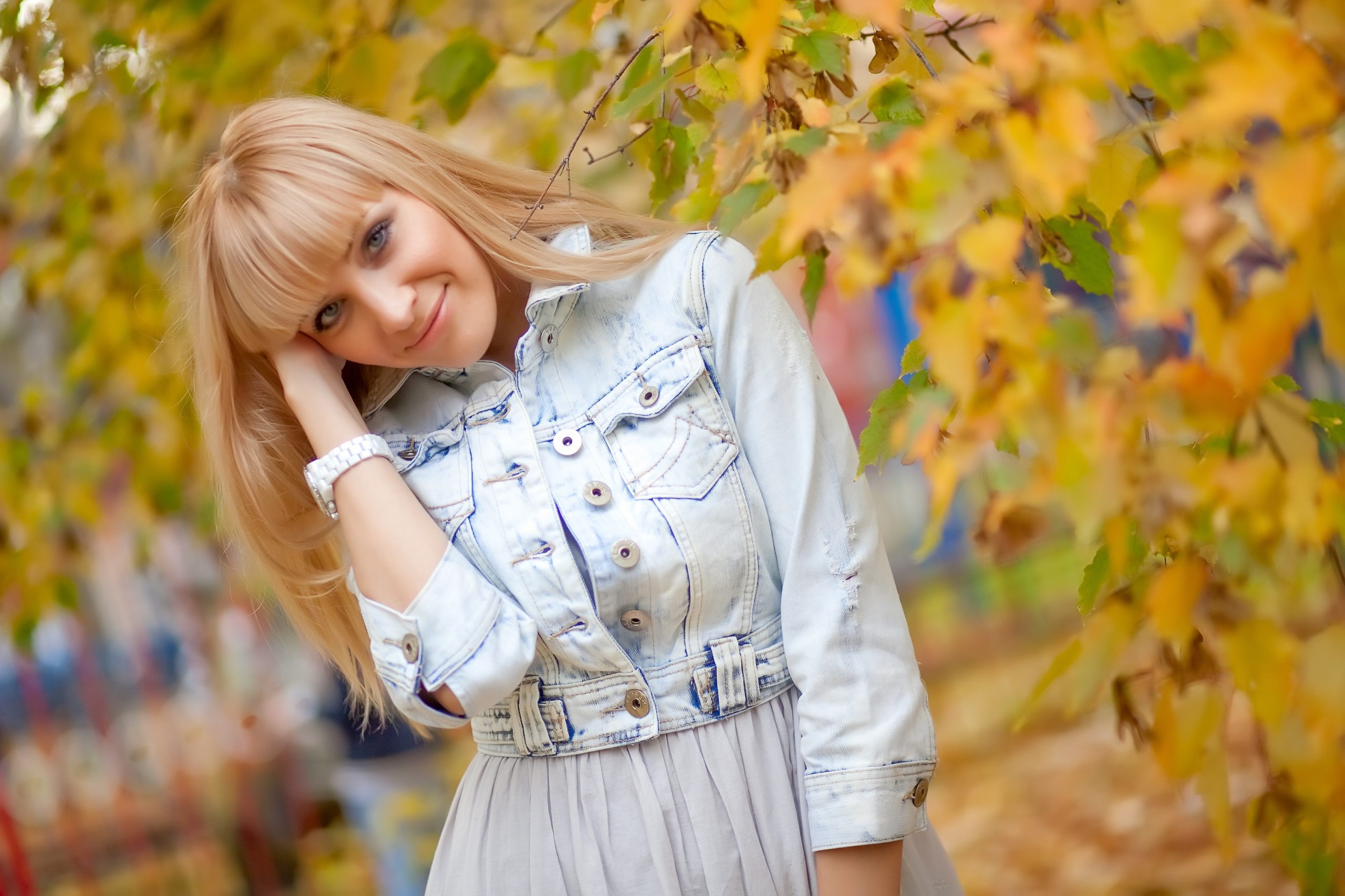 Cute Russian Girl Smiling Wallpaper - HD Wallpaper 