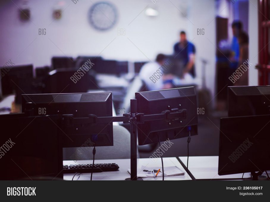 Dual Monitor Home Office Desk Shelf Multi Ergonomic - Gdansk Big Black Building - HD Wallpaper 