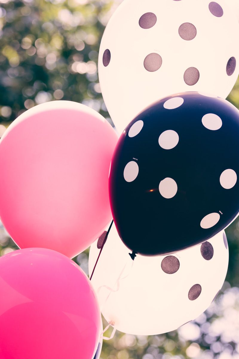 Pink Black White Balloons - HD Wallpaper 