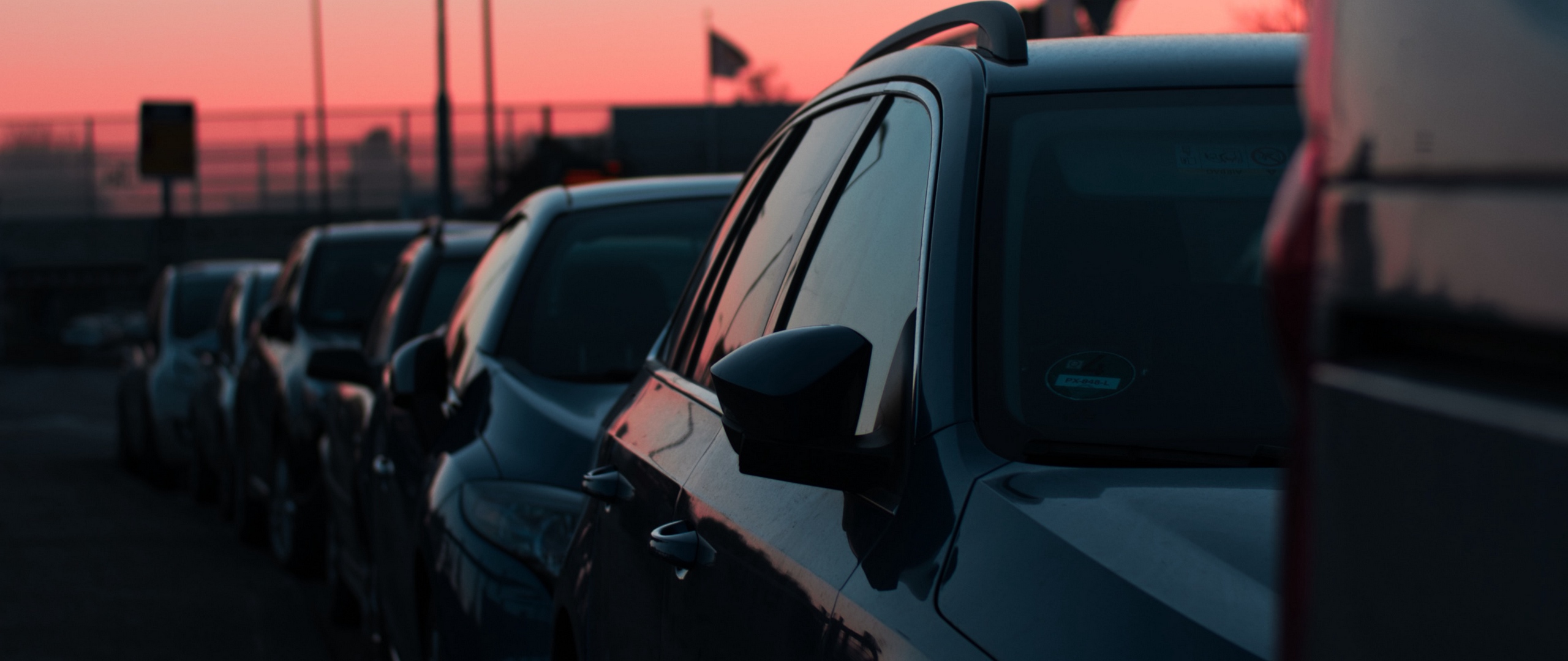 Wallpaper Cars, Sunset, Traffic, Sky - Car - HD Wallpaper 