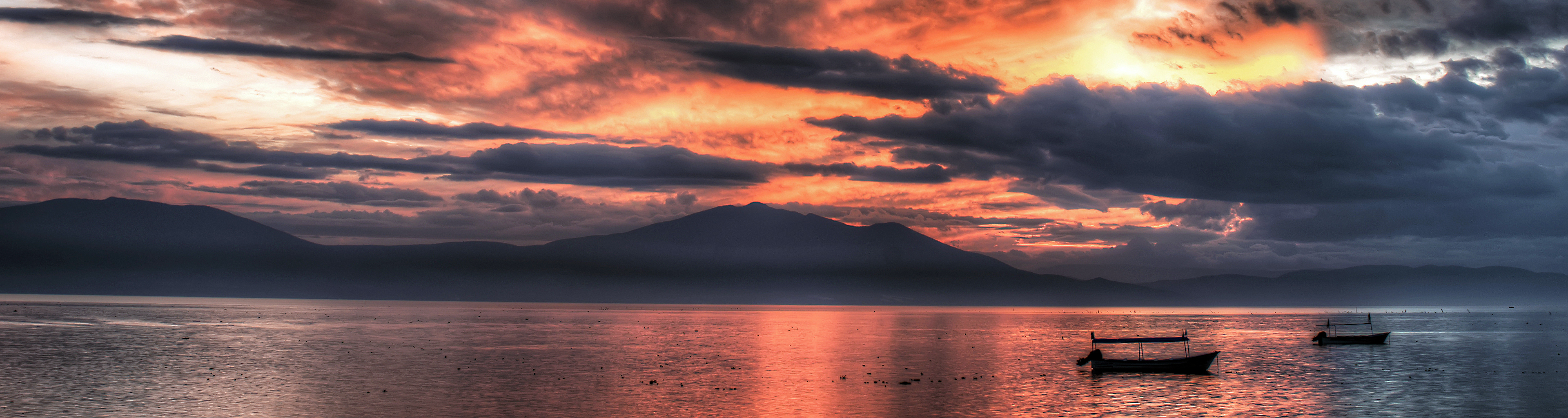 Wallpaper Sorted By Comments - Three Monitor Wallpaper Shore - HD Wallpaper 