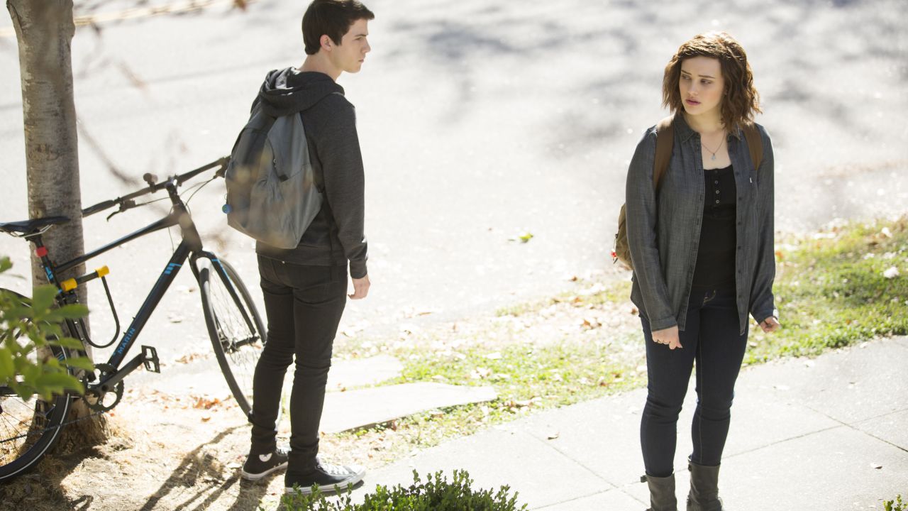 Robert Downey Jr And Katherine Langford - HD Wallpaper 