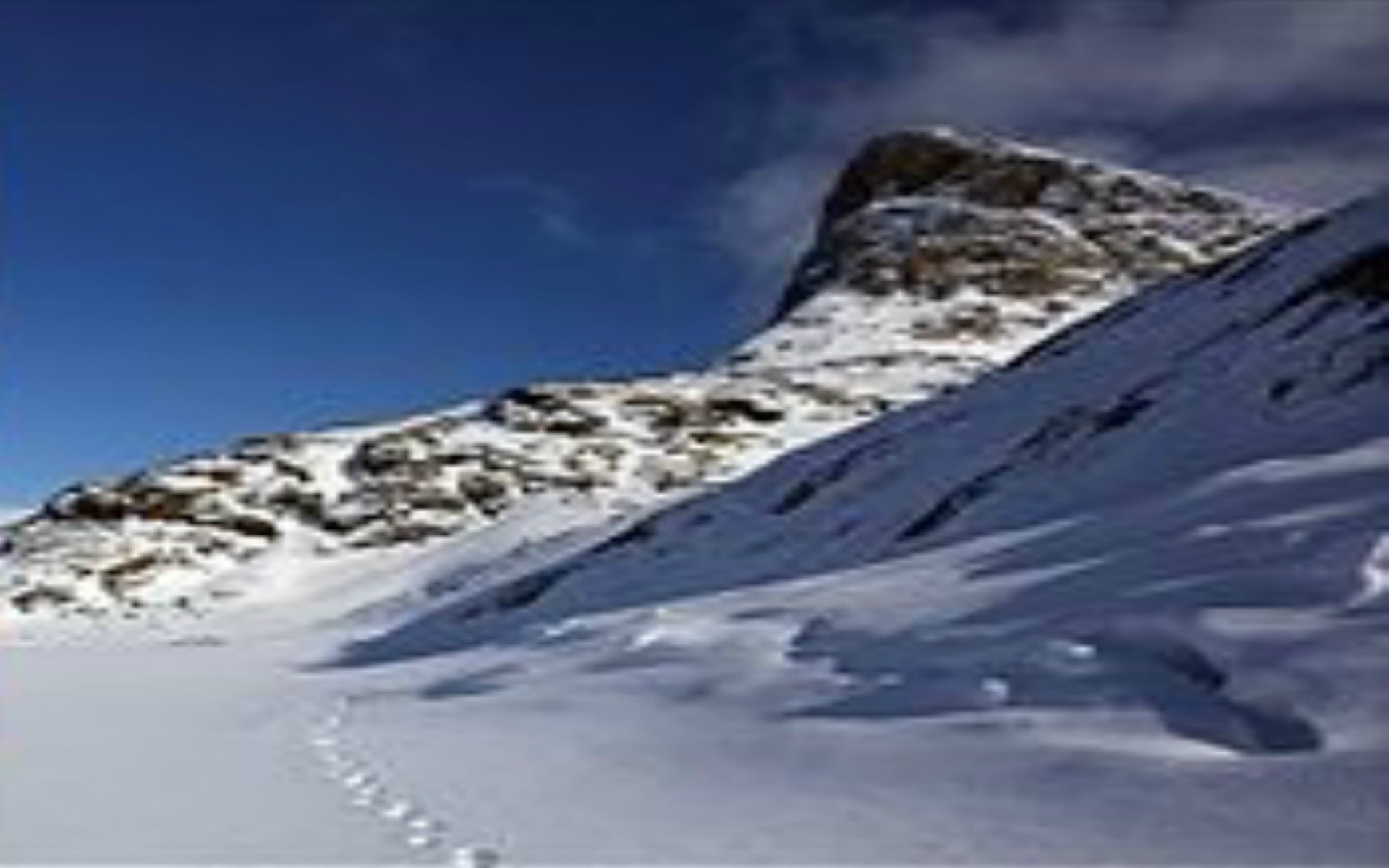 Data-src - Snow Mountain Wallpaper Windows 10 - HD Wallpaper 