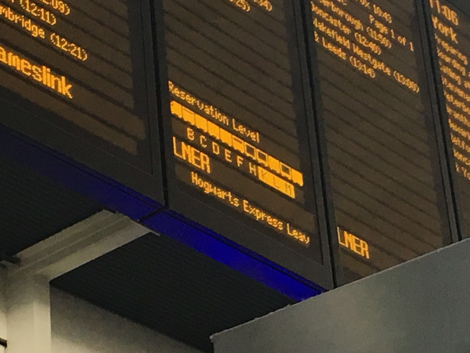 Kings Cross Back To Hogwarts - HD Wallpaper 