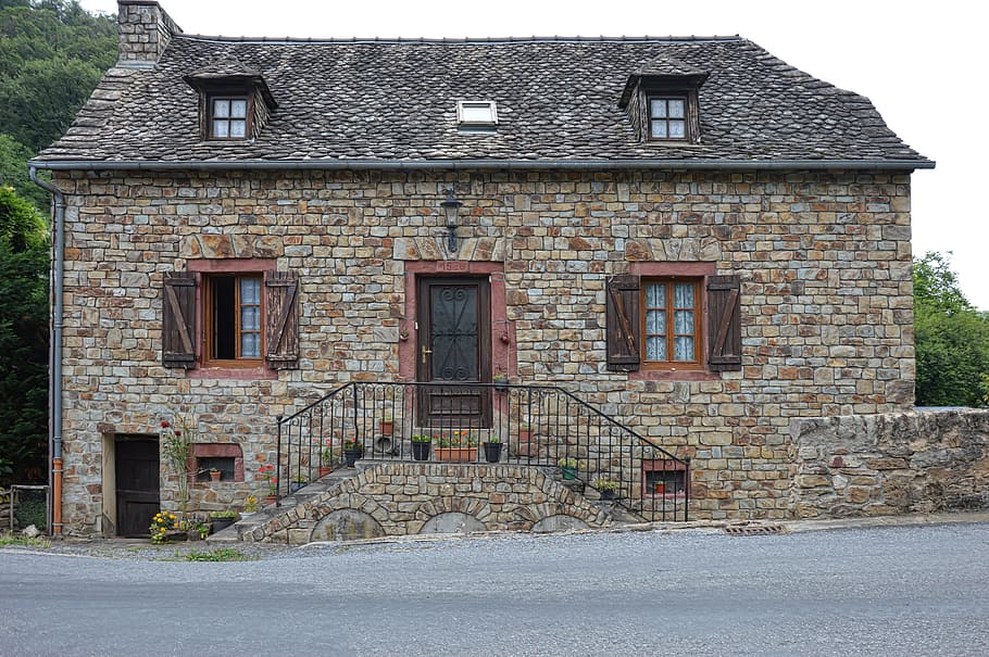 Beige And Gray Brick House Beside Trees, Old House, - Old French Village Architecture - HD Wallpaper 