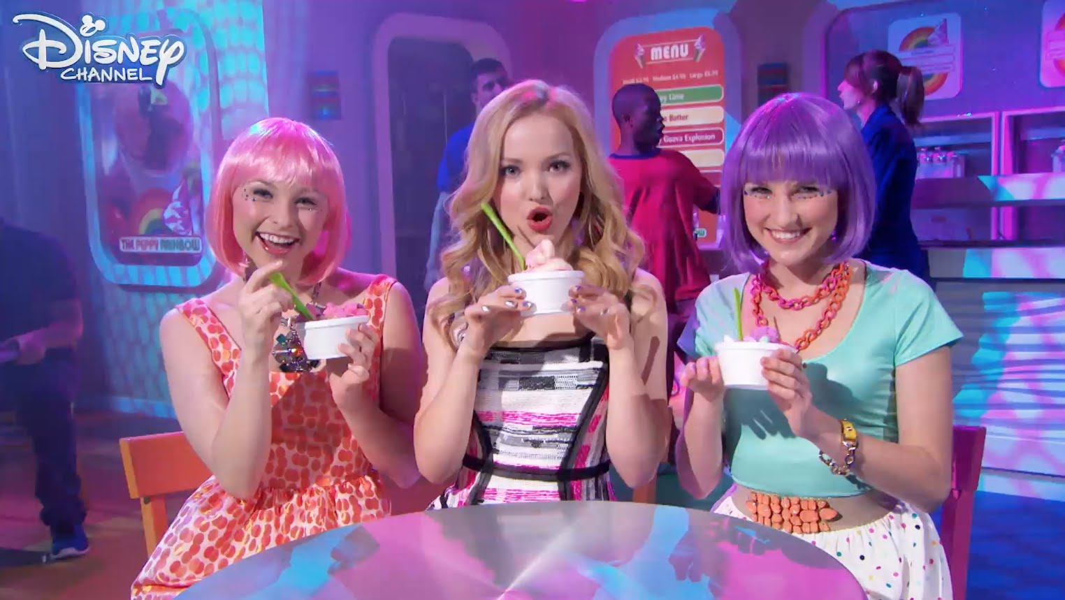 Liv And Maddie Wallpaper - Froyo Yolo - HD Wallpaper 