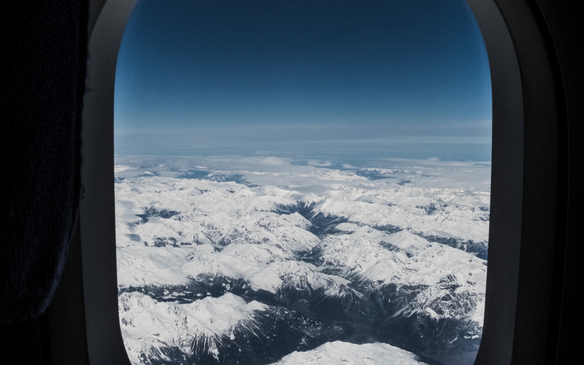 Wallpaper Porthole, Airplane Window, Mountains, Aerial - Airplane Window Wallpaper Iphone - HD Wallpaper 