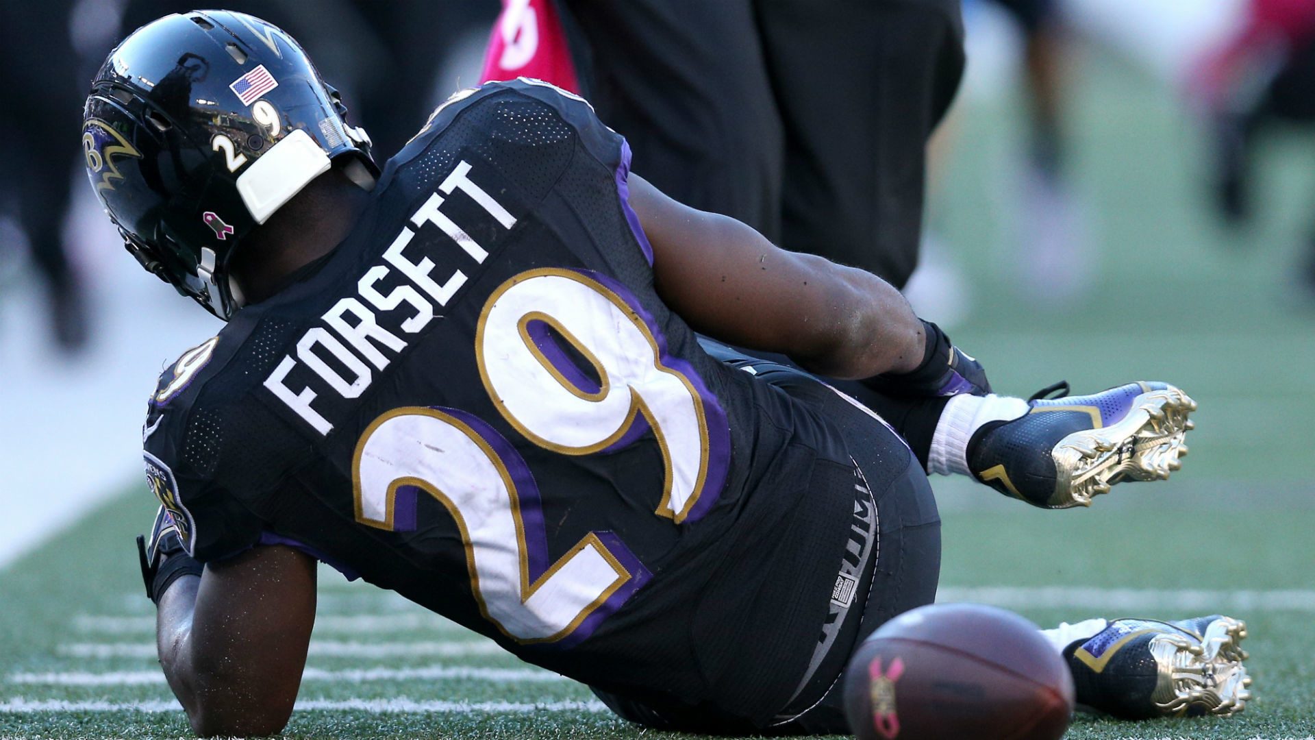 Seattle Seahawks Wallpaper - Football Player - HD Wallpaper 