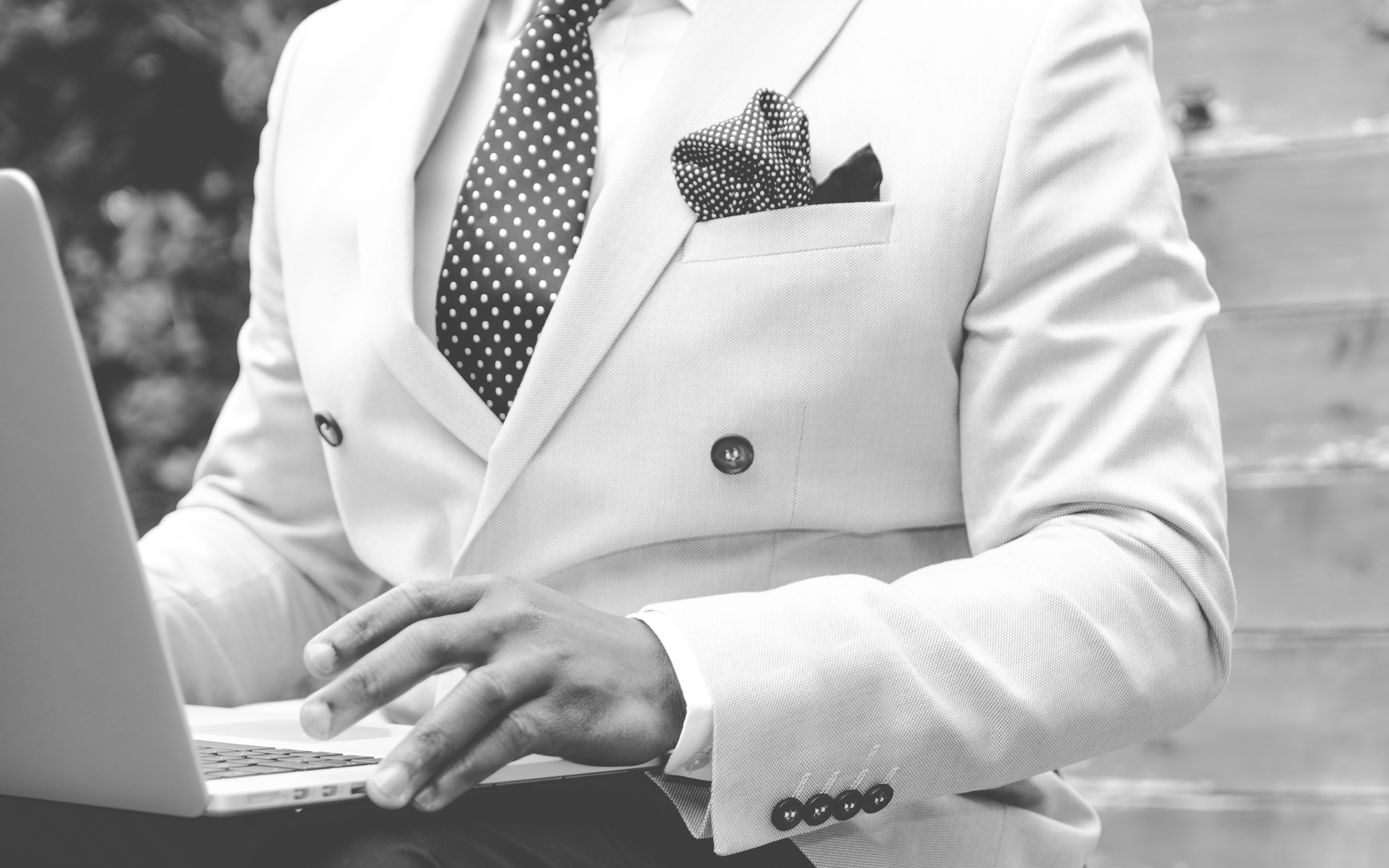 Stylish Man With His Laptop Wallpaper - Men Fashion Photography Office - 3840x2400 Wallpaper Stylish Man With His Laptop Wallpaper - Men Fashion Photography Office - 3840x2400 Wallpaper