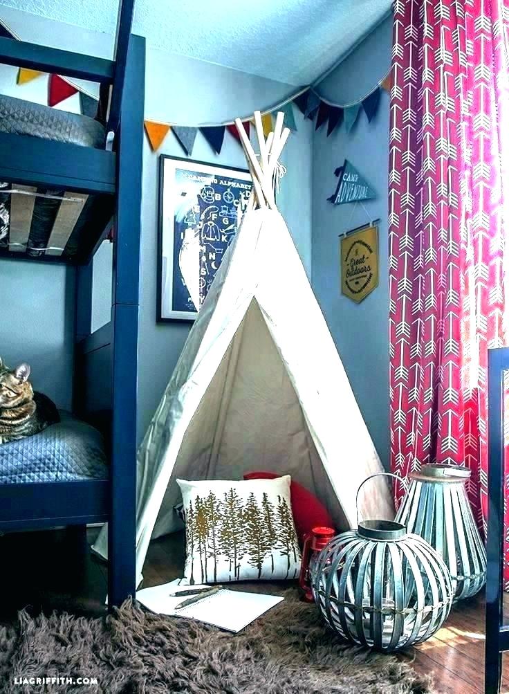 Camping Theme Boys Room - HD Wallpaper 