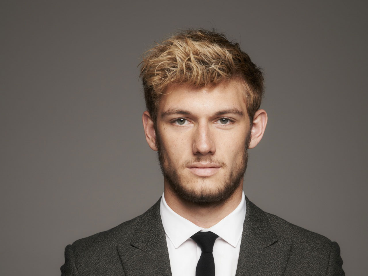 Hd Alex Pettyfer Wallpapers And Photos - HD Wallpaper 