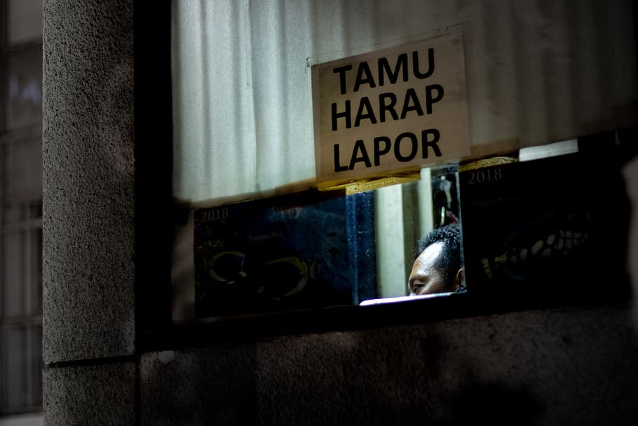 Tama Harap Lapor Signage, Indoors, Interior Design, - HD Wallpaper 