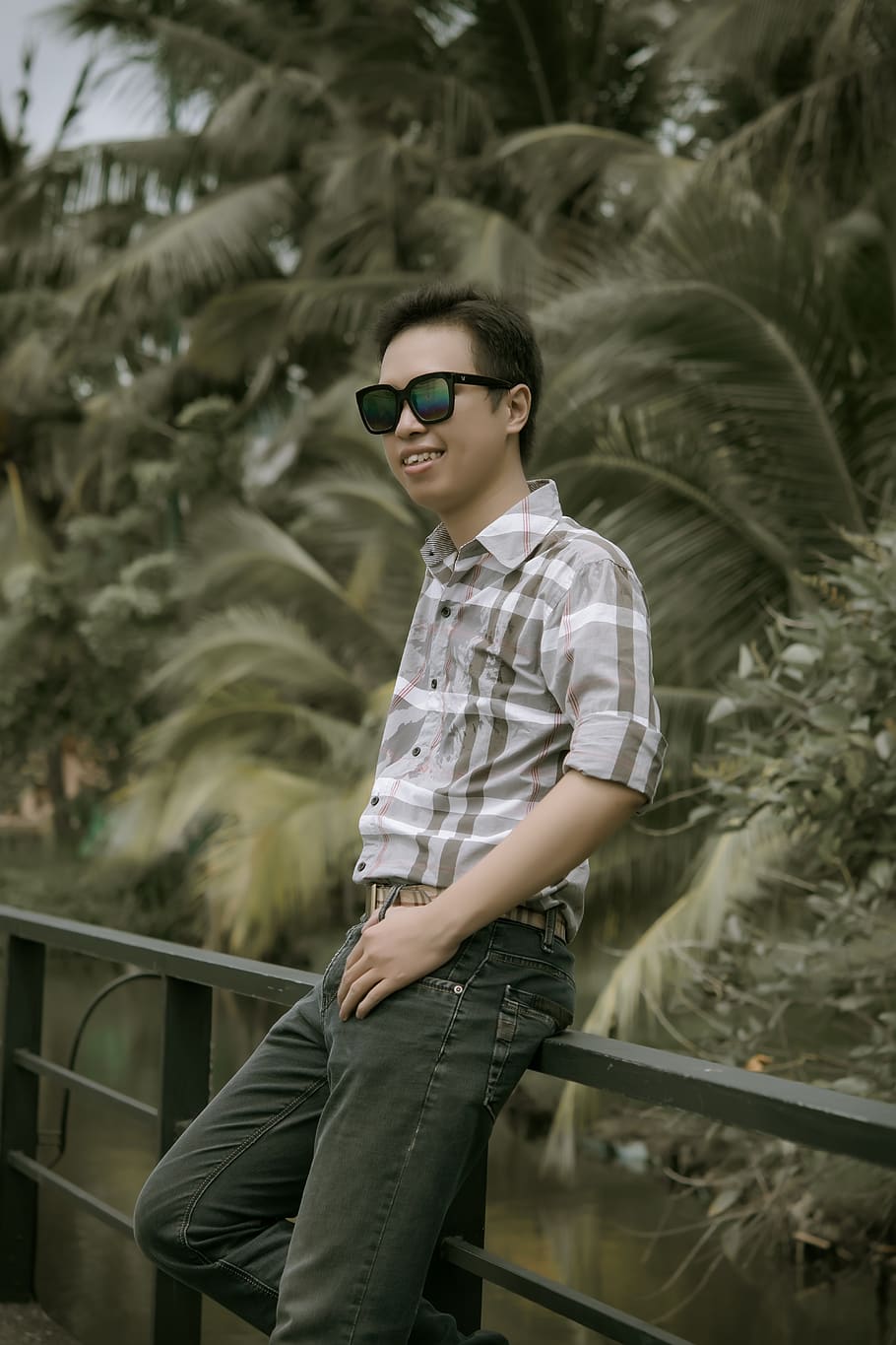 Ball Sack, Handsome, Brand, Look Style, Glasses, Sunglasses, - Vacation - HD Wallpaper 