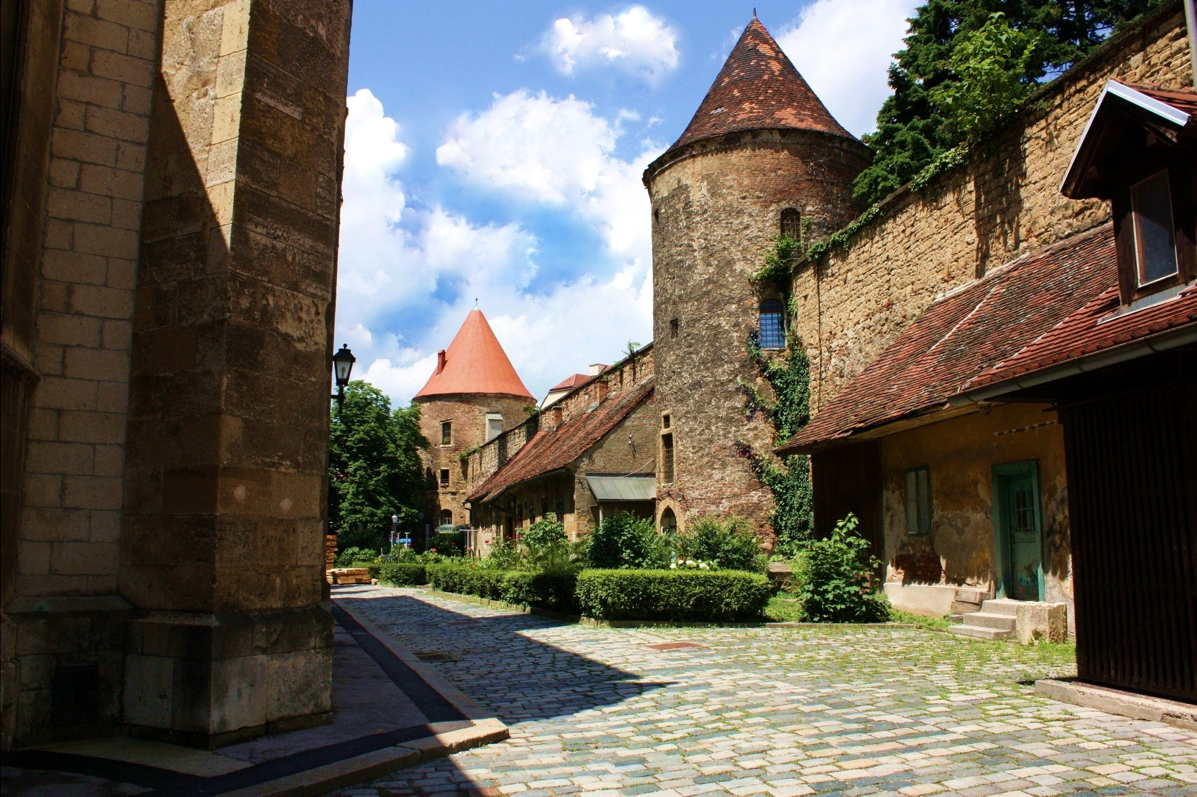 City Zagreb - HD Wallpaper 