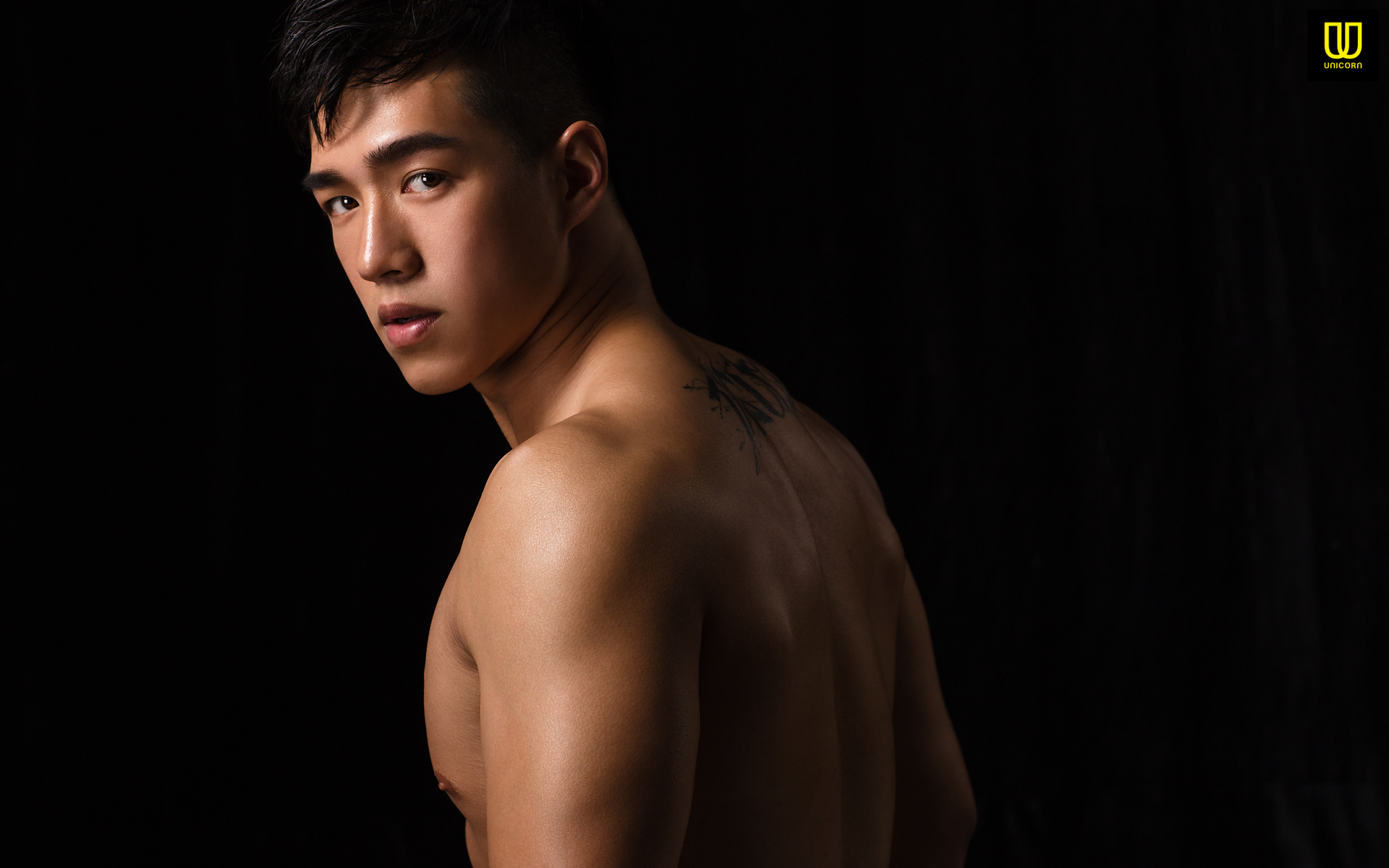 Barechested - HD Wallpaper 