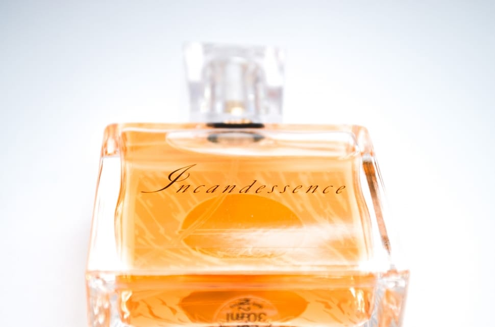 Incandessence Perfume Bottle With White Background - Colonia Perfume De Mujer - HD Wallpaper 