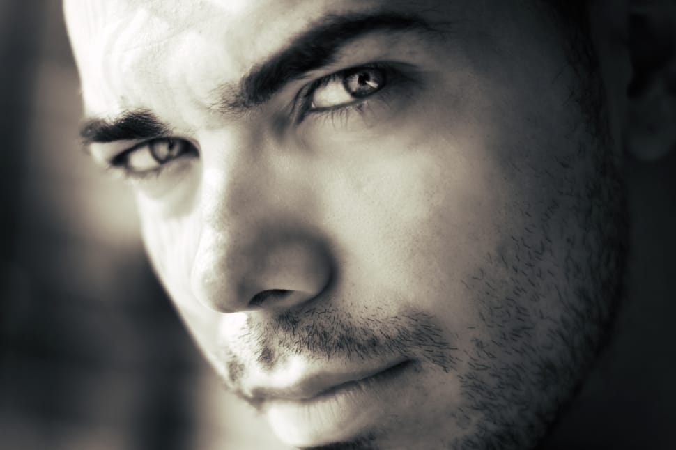 Black And White Portrait Of Handsome Man Preview - Men With Lustful Eyes - HD Wallpaper 