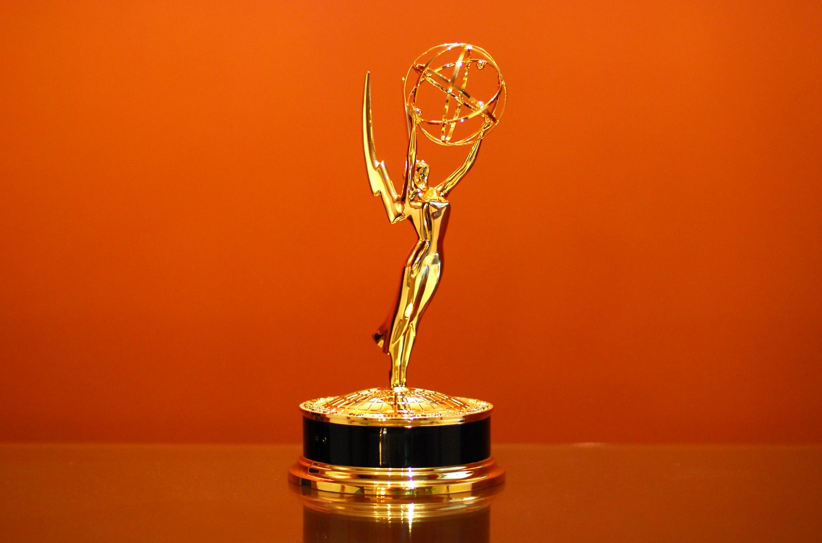 Emmy Trophy - Emmy Award - HD Wallpaper 