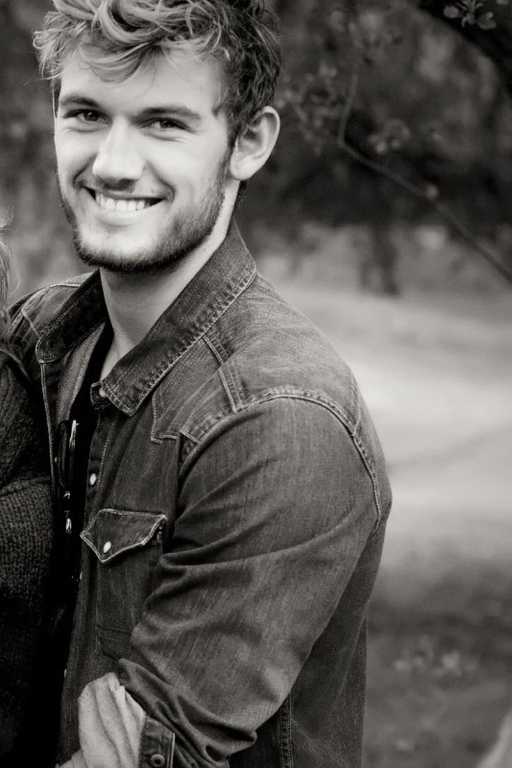 Dianna Agron Y Alex Pettyfer - HD Wallpaper 