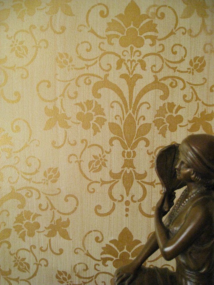 Silver Fox Paint Bedroom Traditional With Gold Wallpaper - Wallpaper - HD Wallpaper 