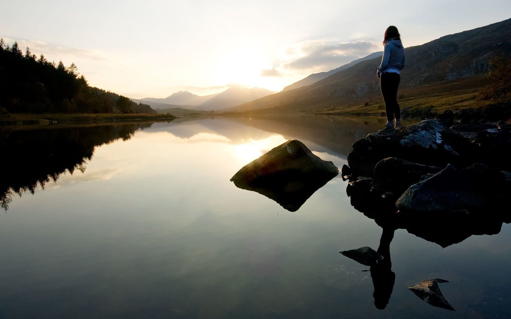 Free Download Mood Wallpaper Id - De Mujeres En Paisaje - HD Wallpaper 