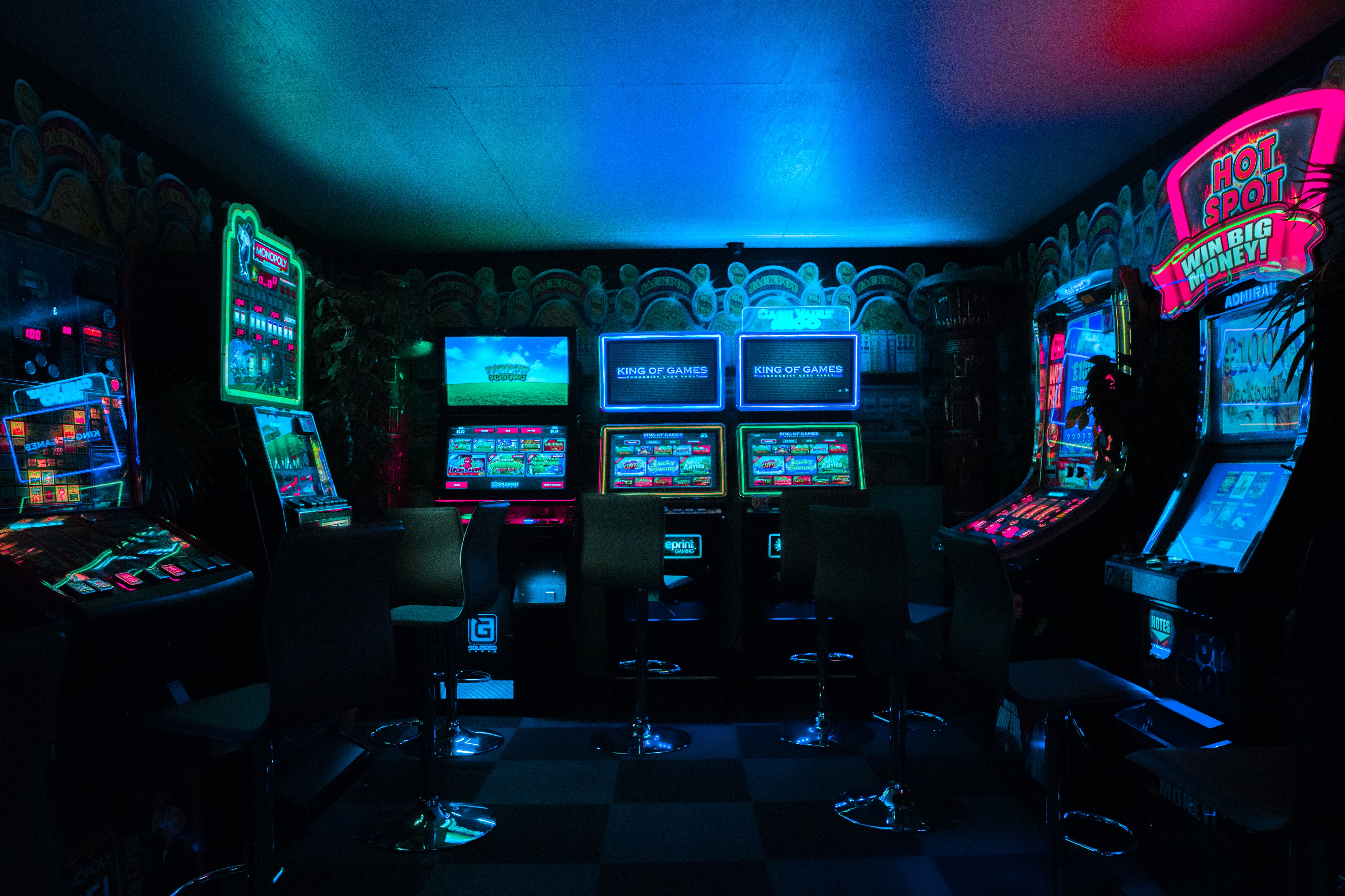 Gaming Room 2 People - HD Wallpaper 