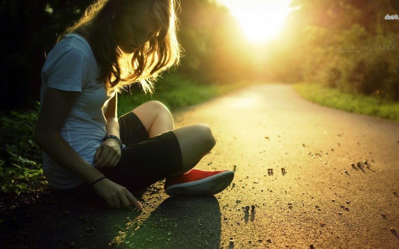 Crying Girl In Love - HD Wallpaper 