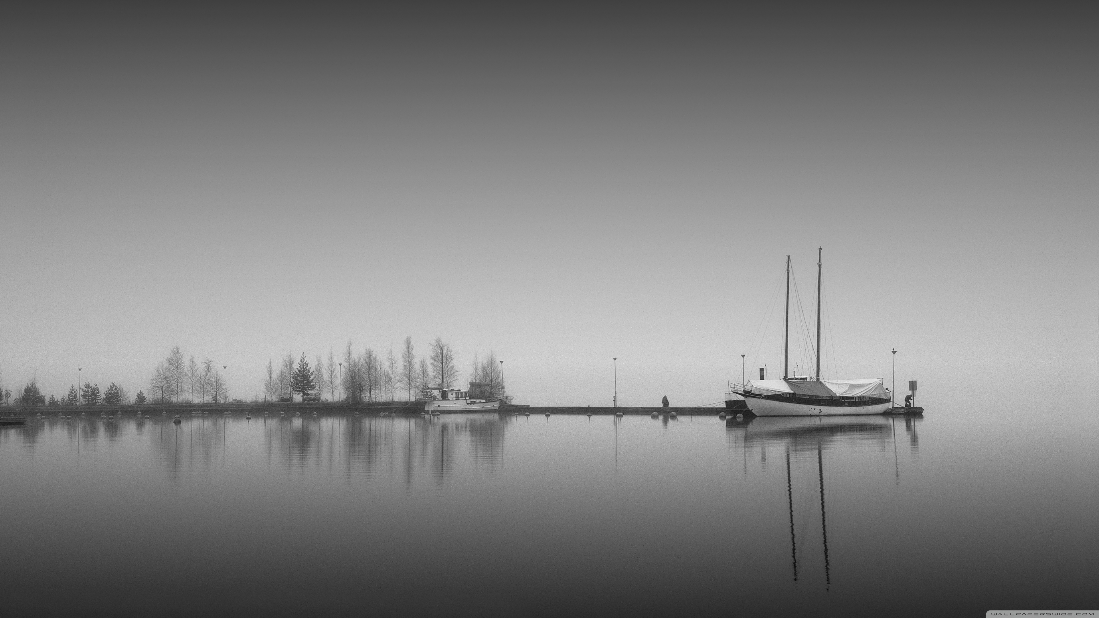 4k A Boat At The End Of A Pier Wallpaper For Desktop - End - HD Wallpaper 