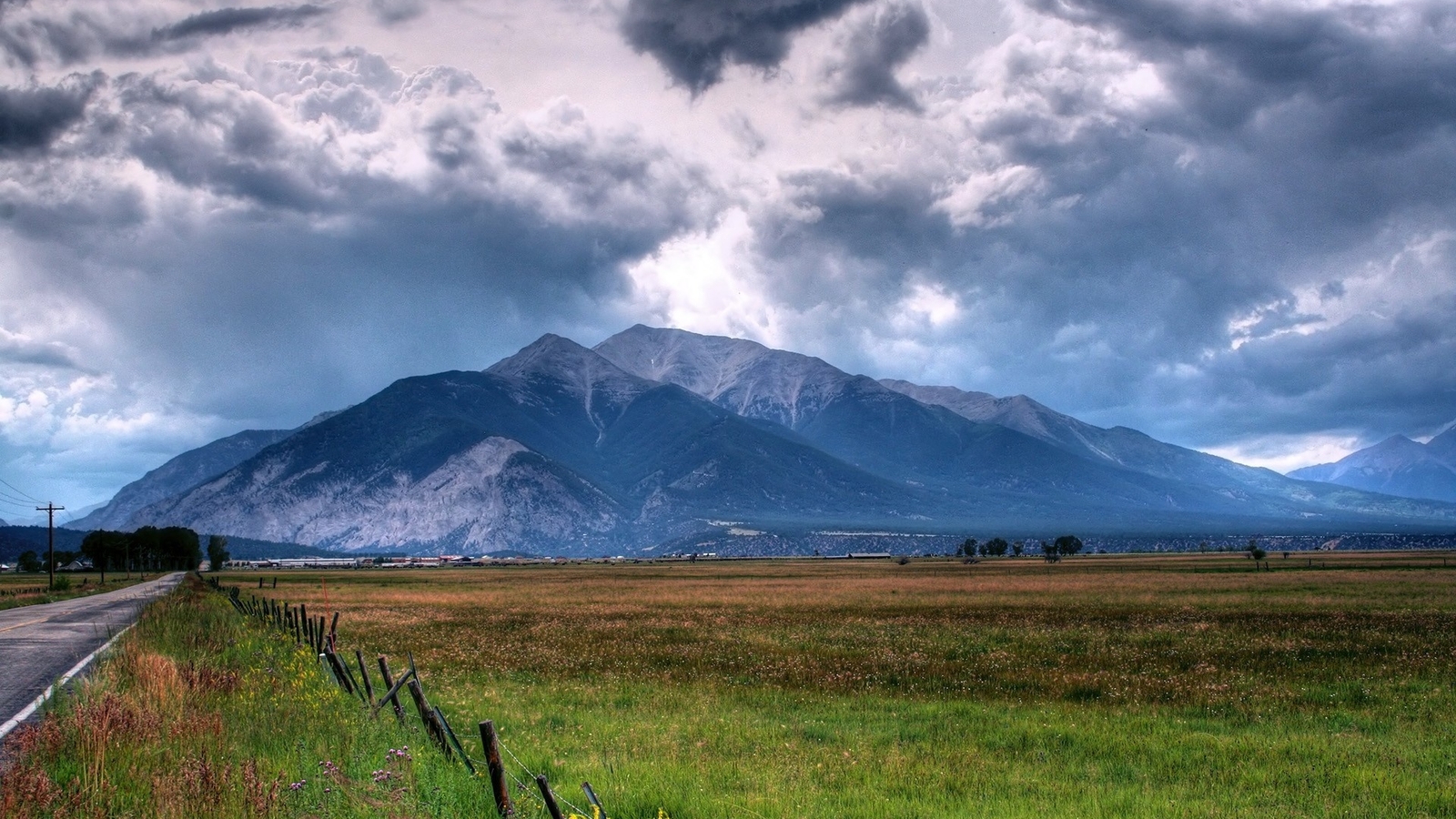 Figure Aesthetic Mood Wallpaper Purple Tones - HD Wallpaper 