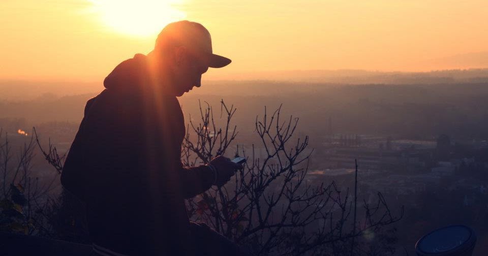 Alone Boy With Cap - HD Wallpaper 
