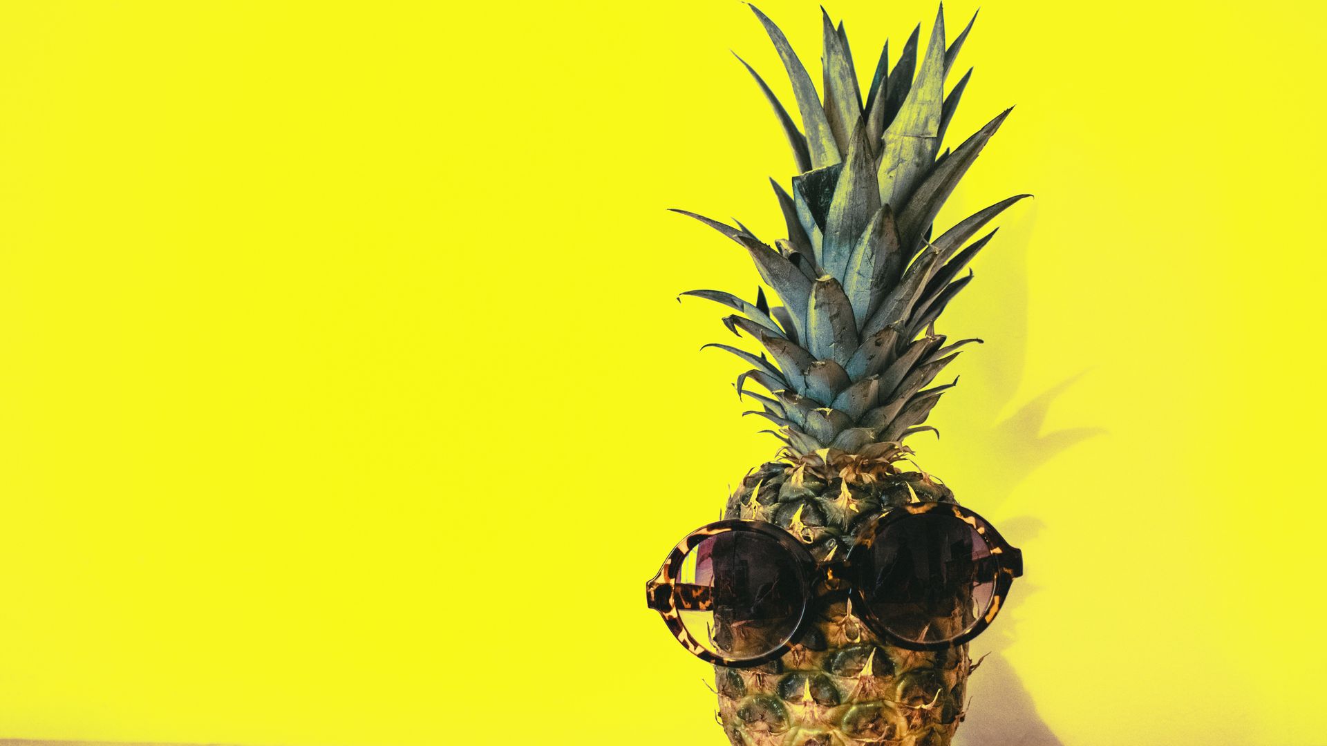 Pineapple With Sunglasses Beside Yellow Surface - National Relaxation Day 2019 - HD Wallpaper 