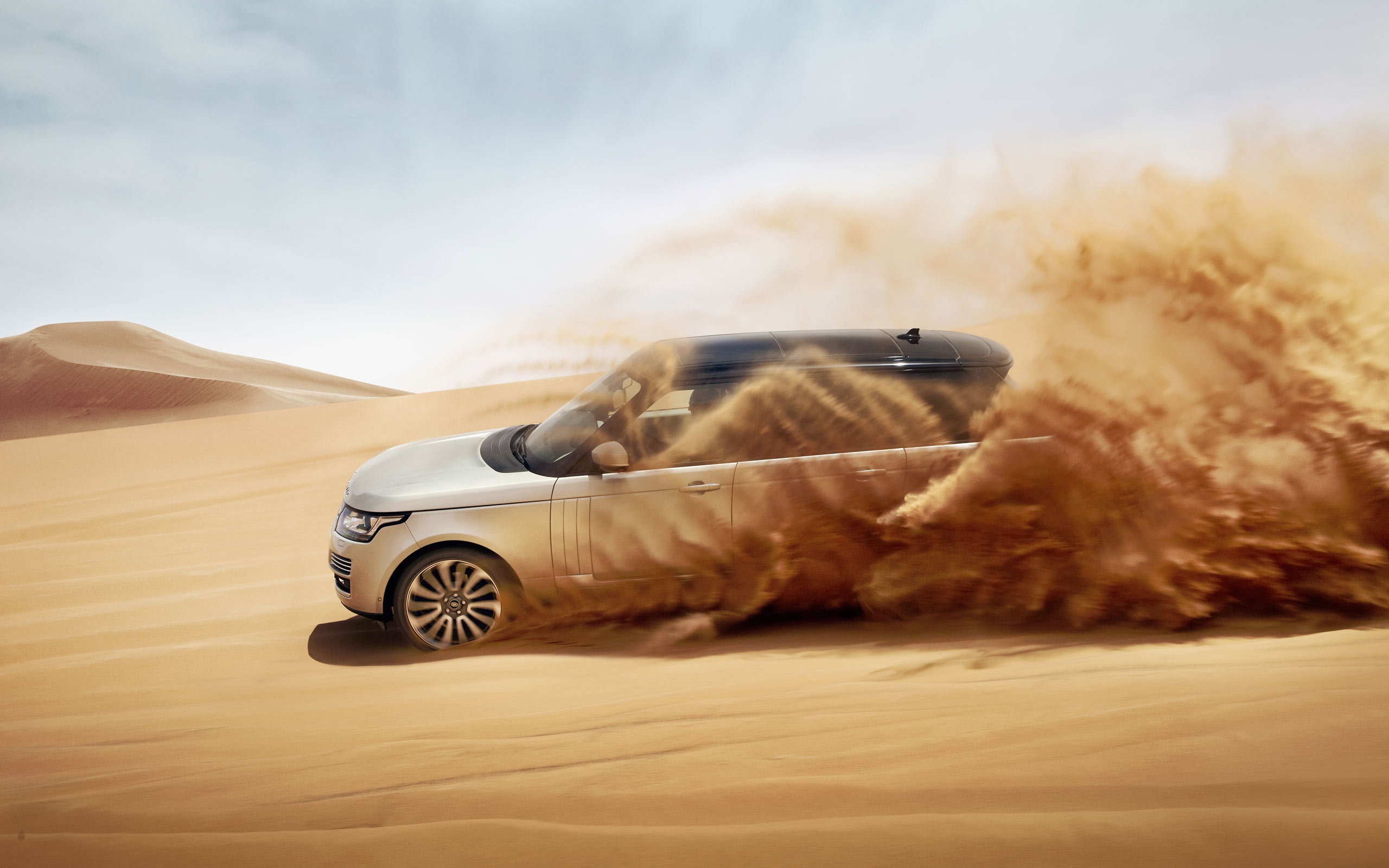 Range Rover Wallpapers - Land Rover On Sand Dunes - HD Wallpaper 