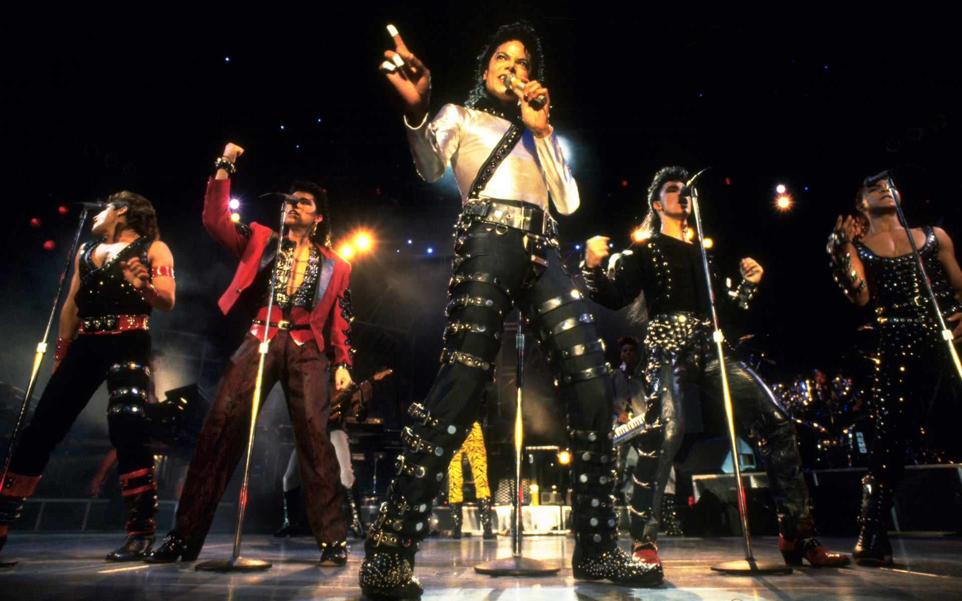 Michael Jackson On Stage Performance - HD Wallpaper 
