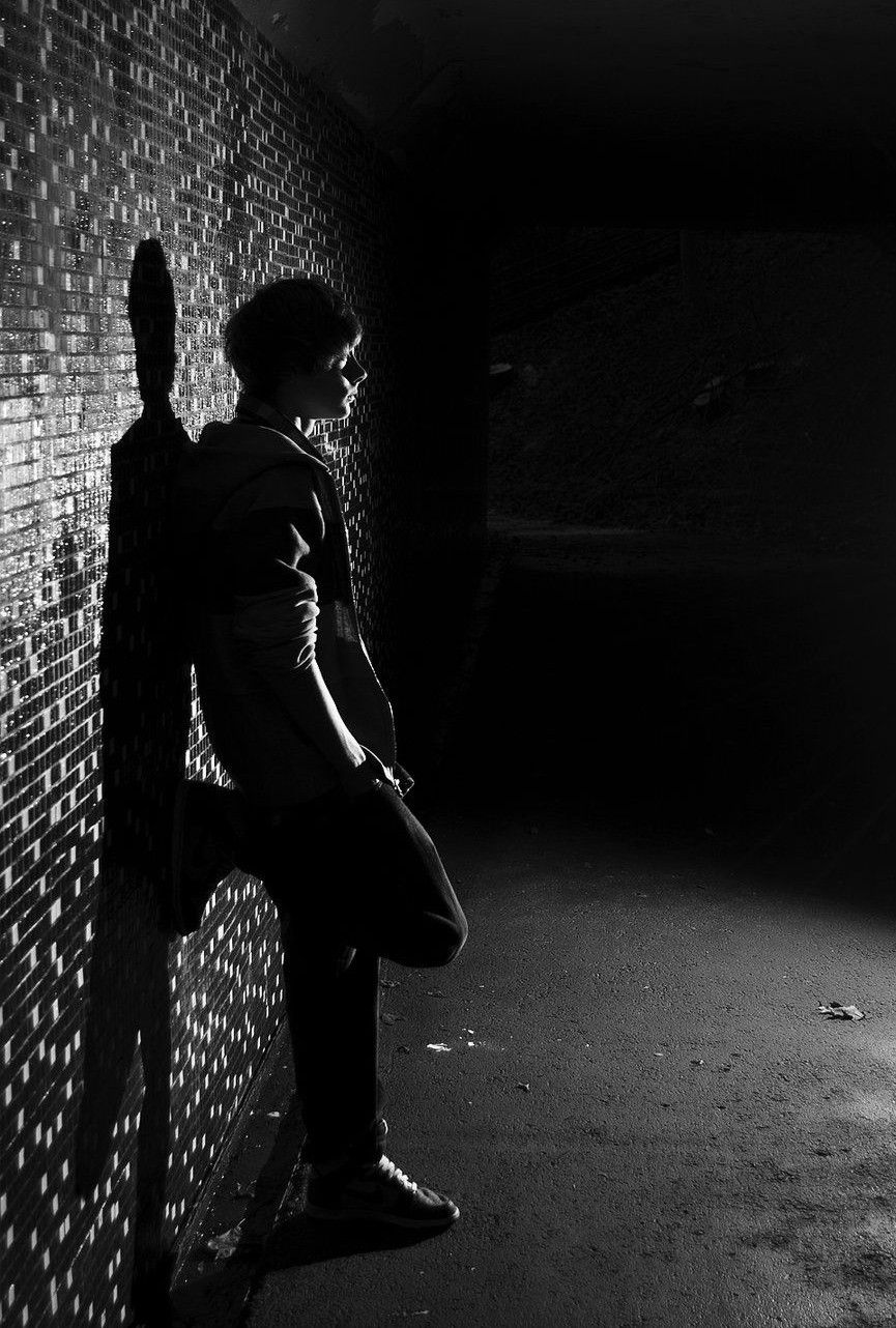 Alone Wallpapers For Mobile Hd - HD Wallpaper 