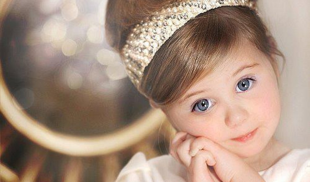 Cute Baby Girls Wallpapers For Facebook - 1024x600 Wallpaper 