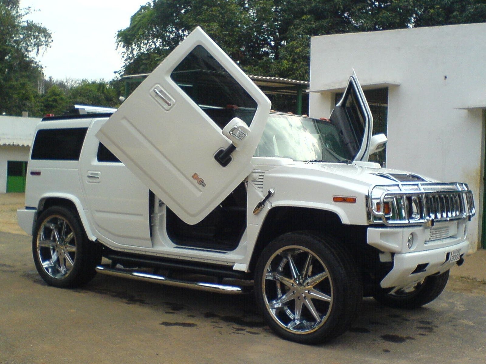 White Hummer Car - HD Wallpaper 