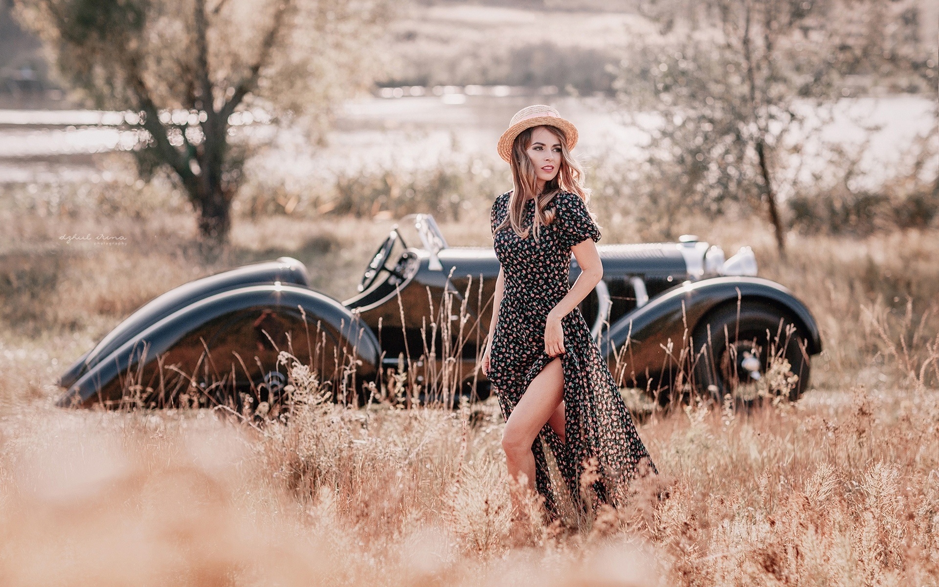 Wallpaper Retro Style, Girl In Grass, Hat, Car - Girls Retro - HD Wallpaper 