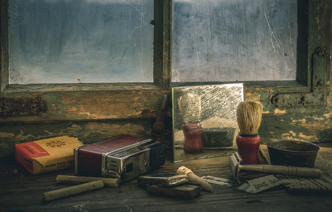 Photo Wallpaper Blade, Mirror, Razor, Shaving Brush, - Floor - HD Wallpaper 