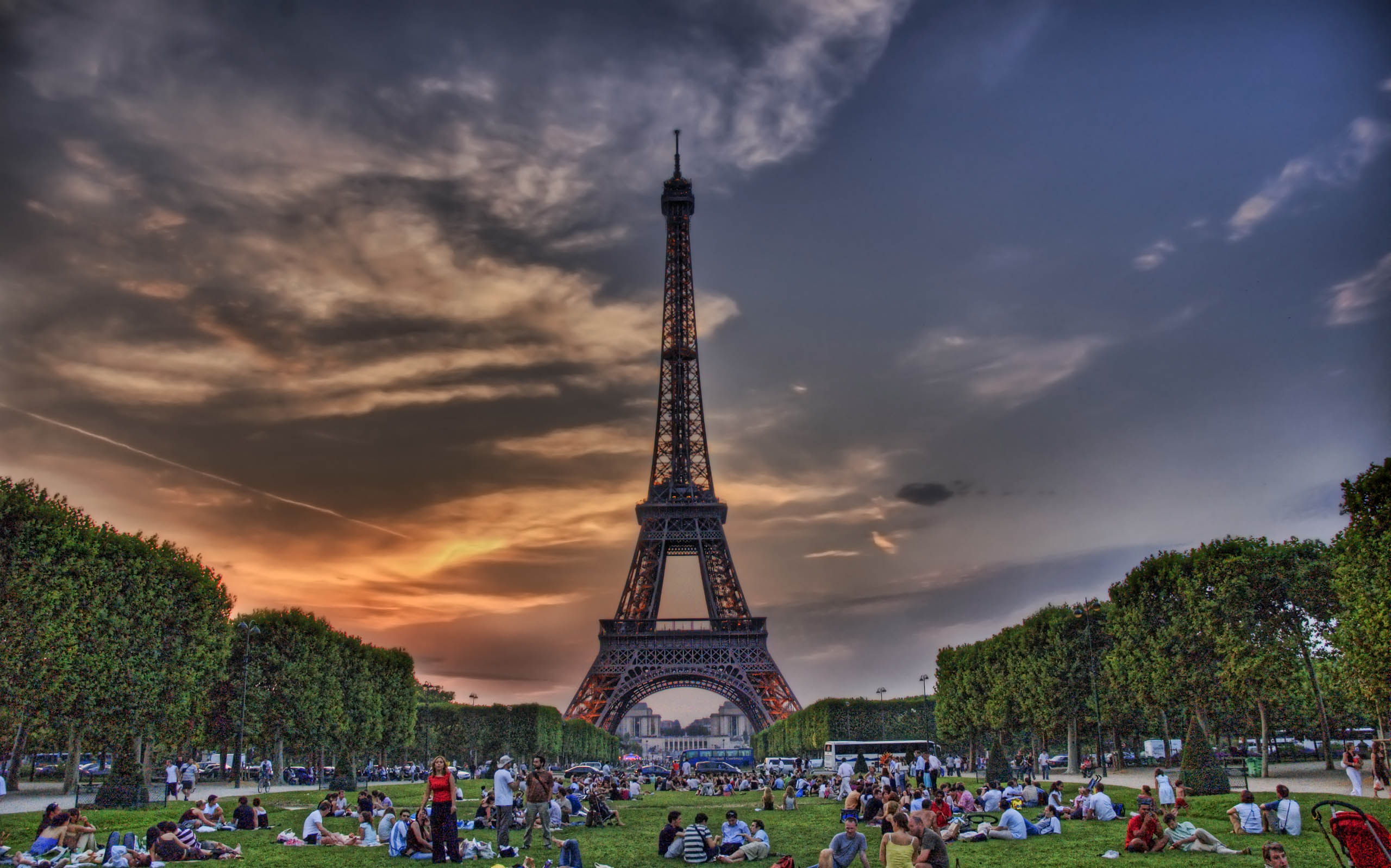 Eiffel Tower - HD Wallpaper 