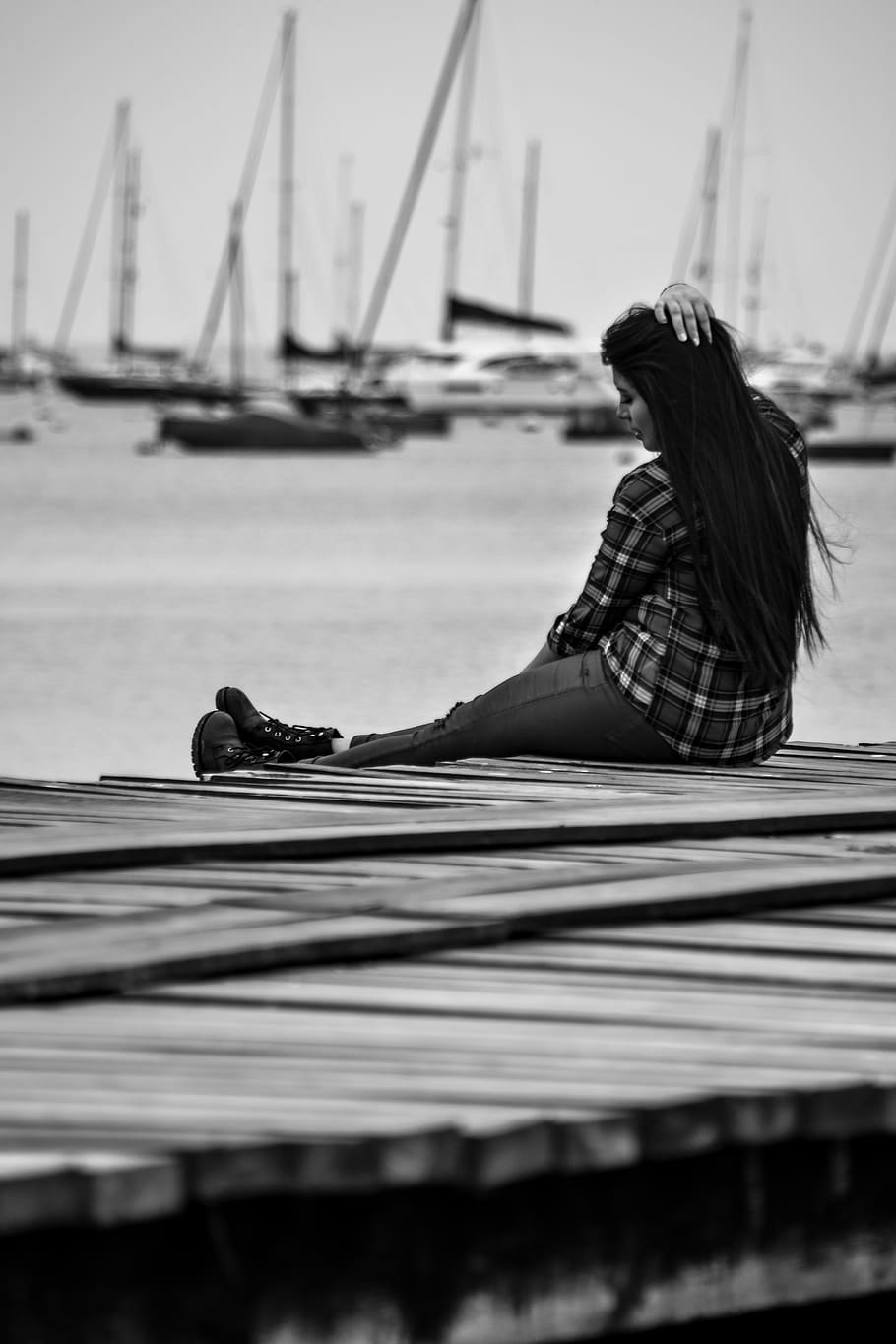 Alone, Love, Nature, Sea, Model, Girl, Woman, Chic, - Alone Girl Black And White - HD Wallpaper 