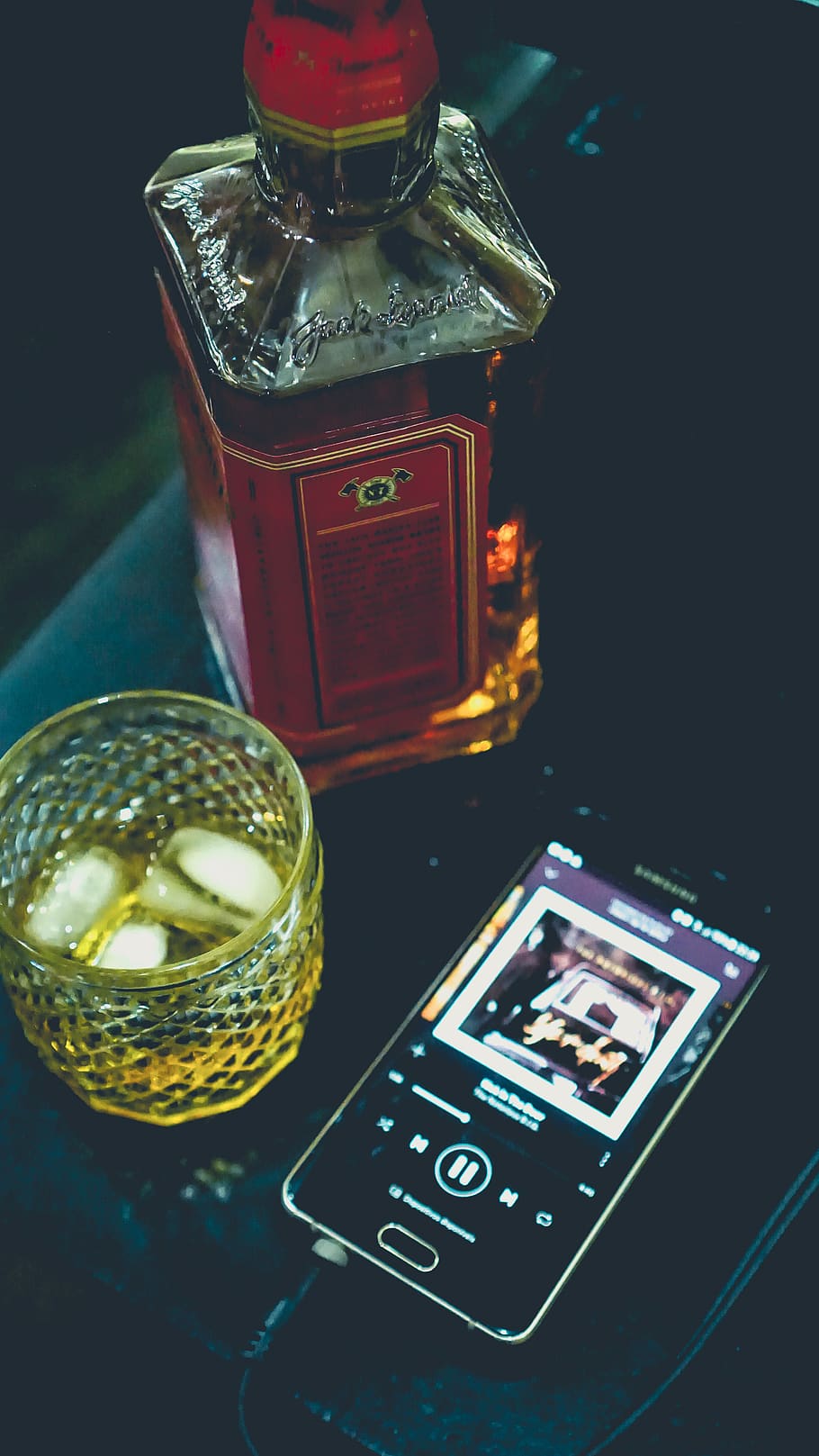 Whiskey, Bar, Drink, Spotify, Sony, Jack Daniels, Bourbon, - Mobile Phone - HD Wallpaper 