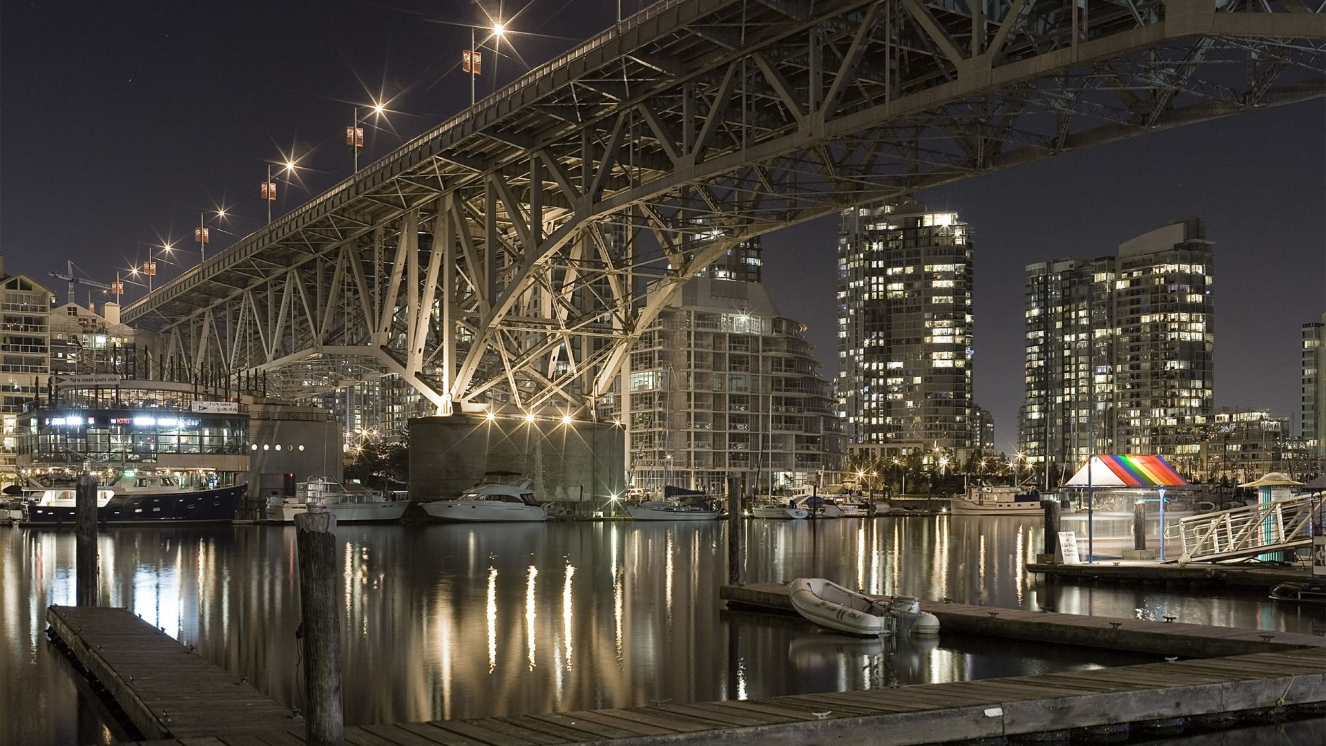 Building Wallpaper - Vancouver Granville Bridge - HD Wallpaper 