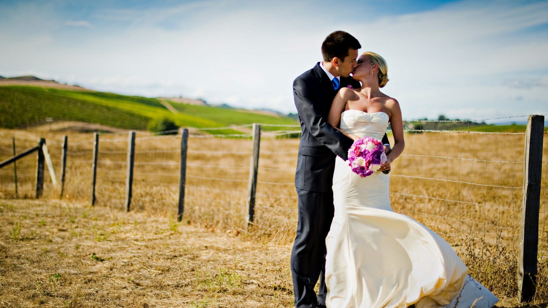 Wedding Couple Wallpaper Hd - HD Wallpaper 