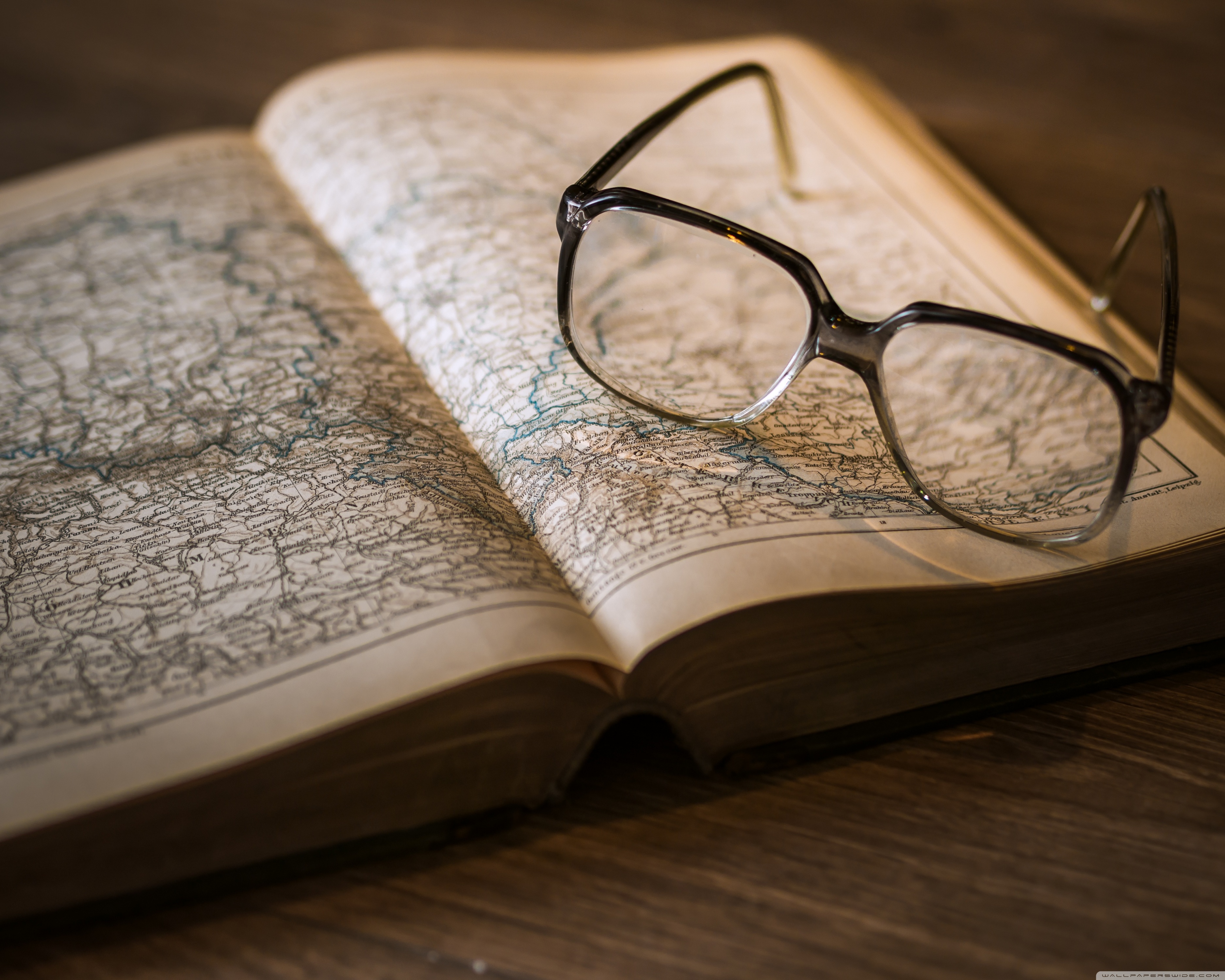 Eyeglasses On A Book - HD Wallpaper 