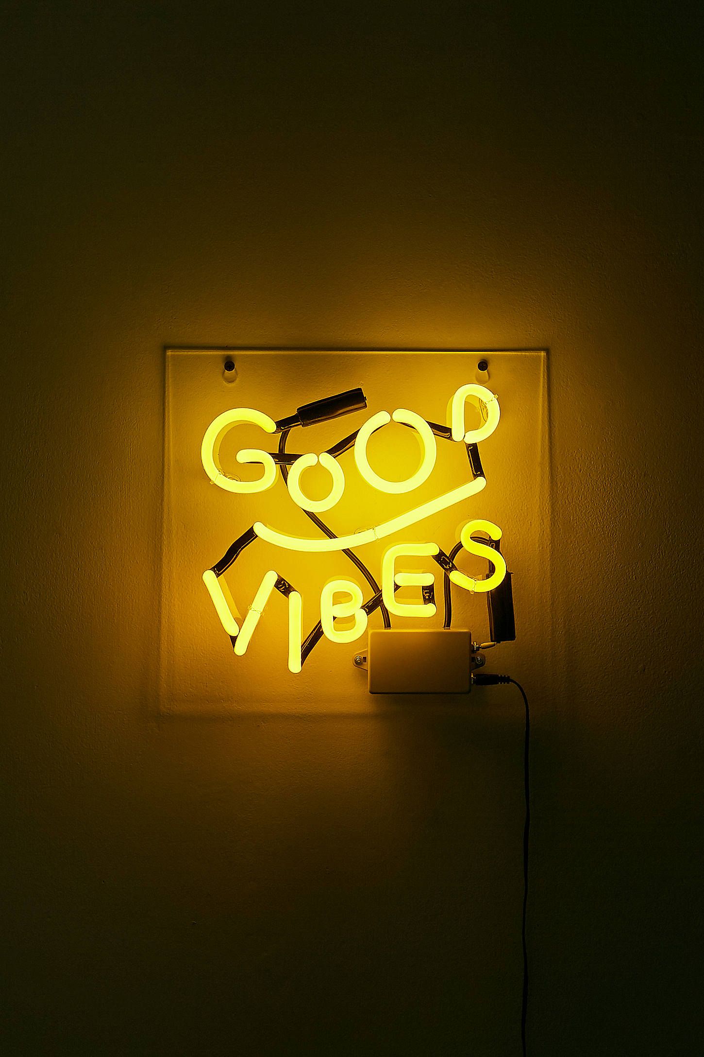 Good Vibes Neon Sign Yellow - HD Wallpaper 