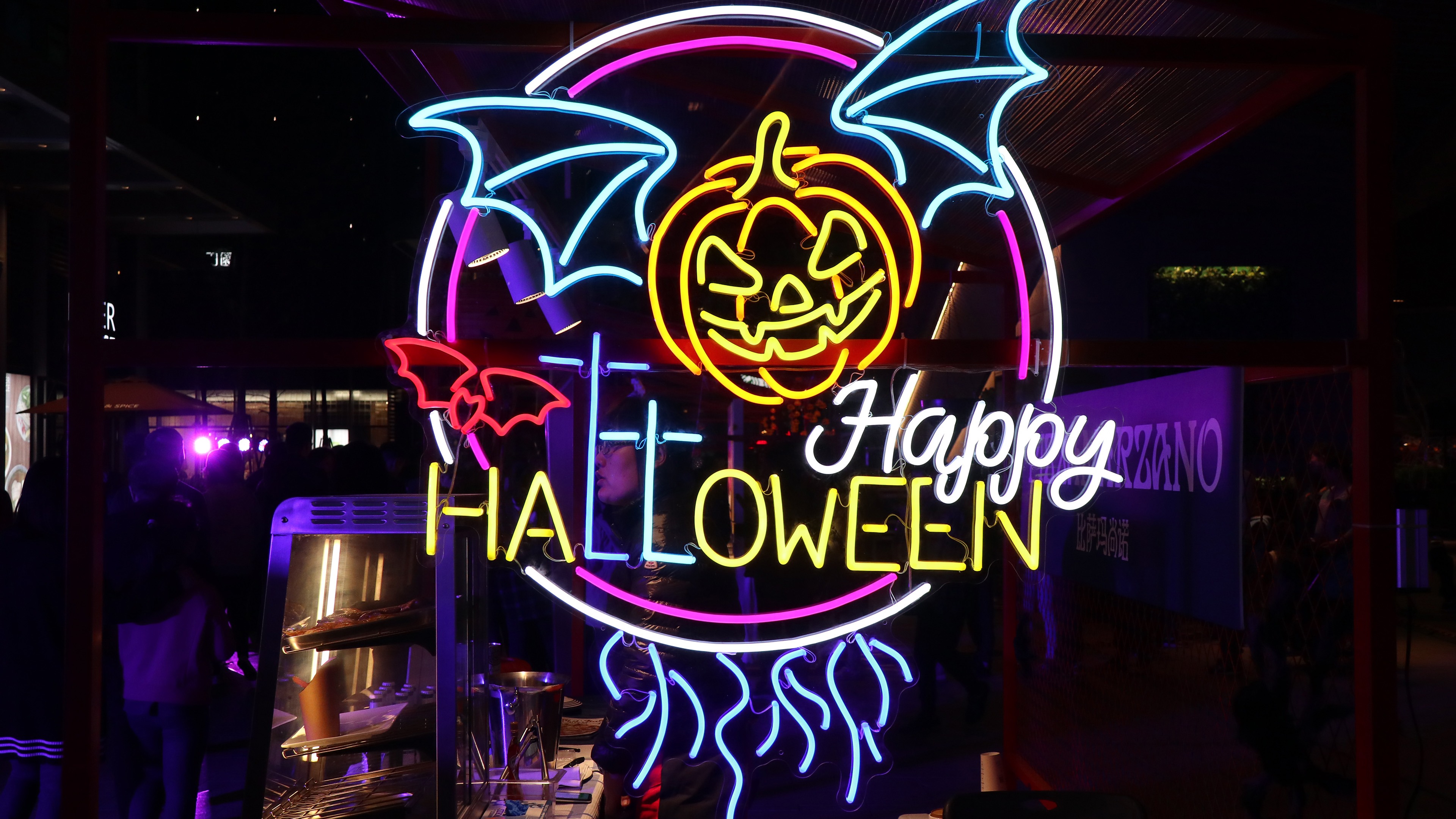 Happy Halloween Pumpkin Lantern Neon Light 4k Wallpaper - Halloween - HD Wallpaper 