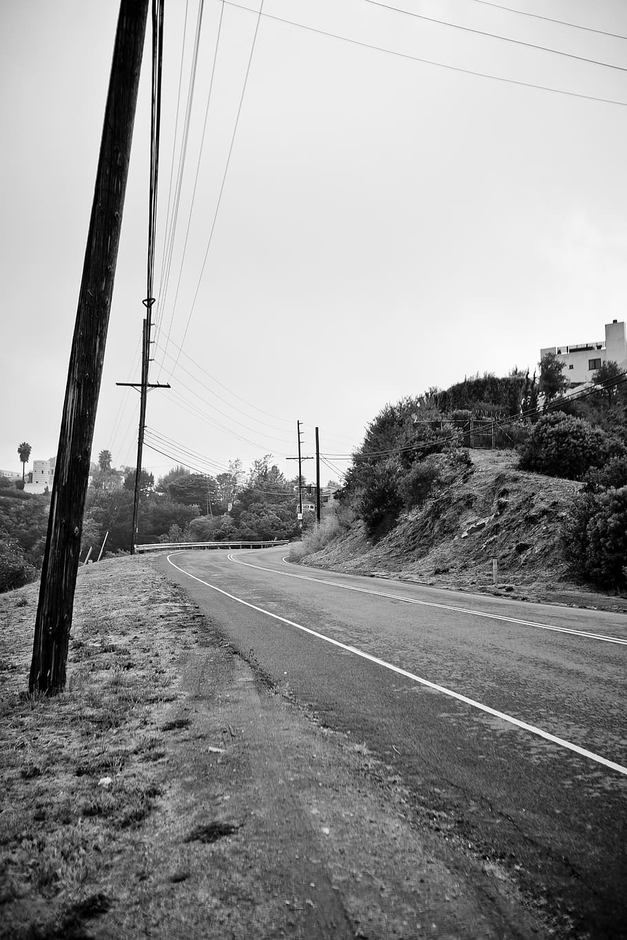 Road, Tarmac, Asphalt, Way, Highway, Gritty, Blackwhite, - Monochrome - HD Wallpaper 