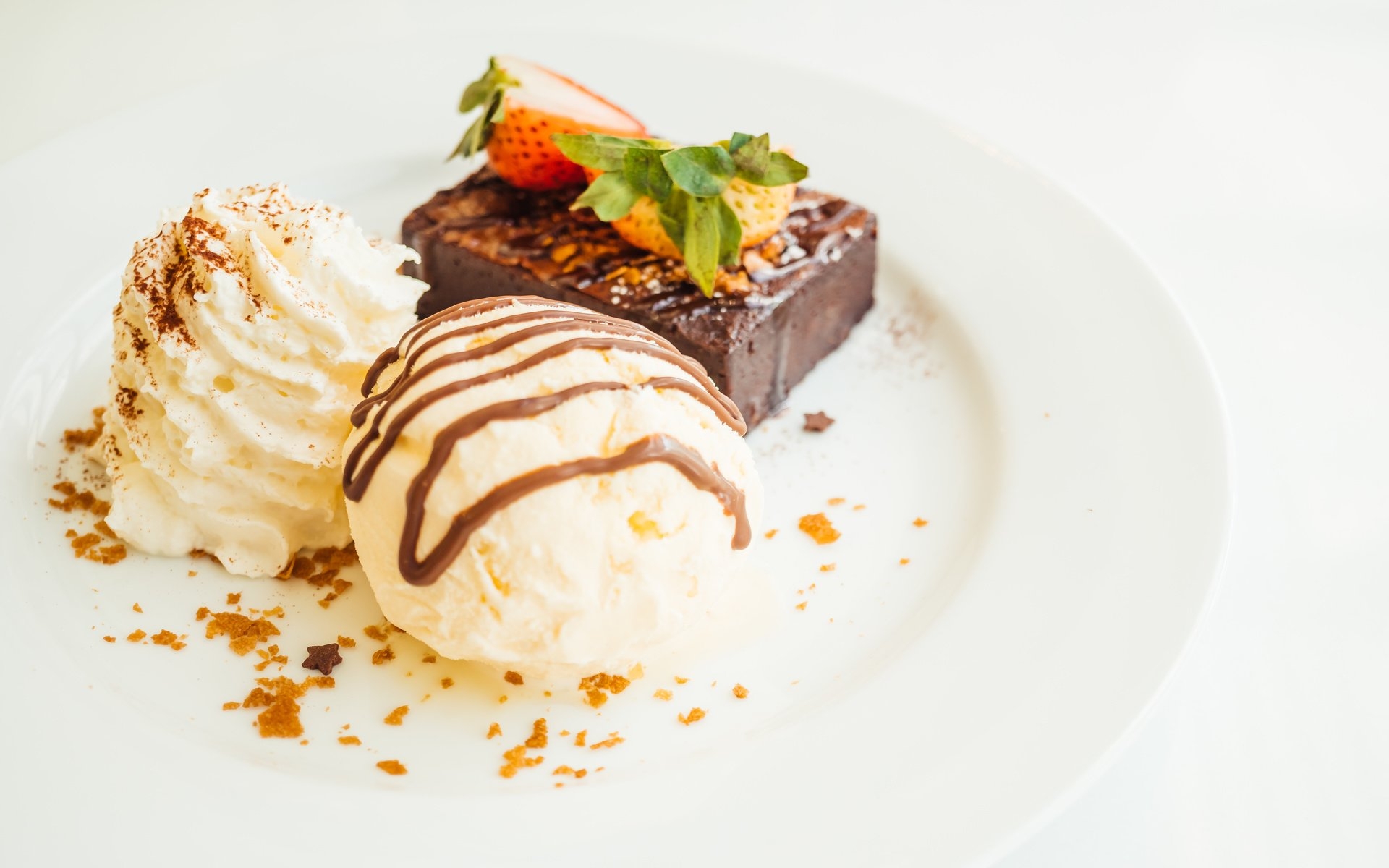 Ice Cream And Brownie - Bizcocho De Vainilla Con Helado - HD Wallpaper 