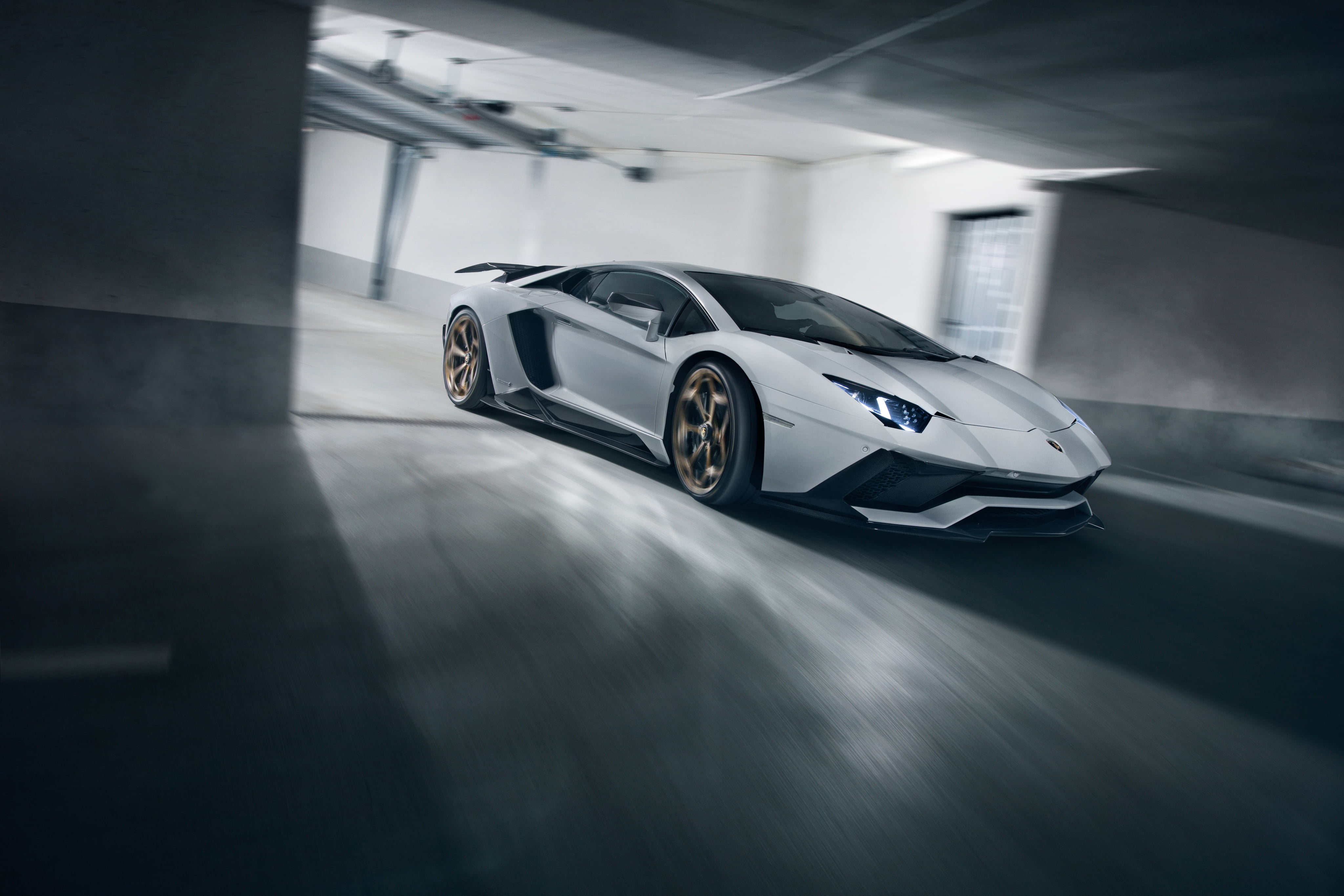 Lamborghini Aventador S White - HD Wallpaper 